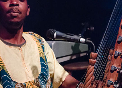 Here is an artist performing at taste of Chico.